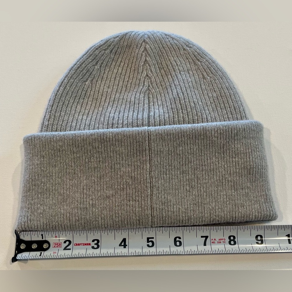Moncler NWT 100% Virgin Wool Ribbed Knit Logo Beanie Grey Unisex - Picture 4 of 6